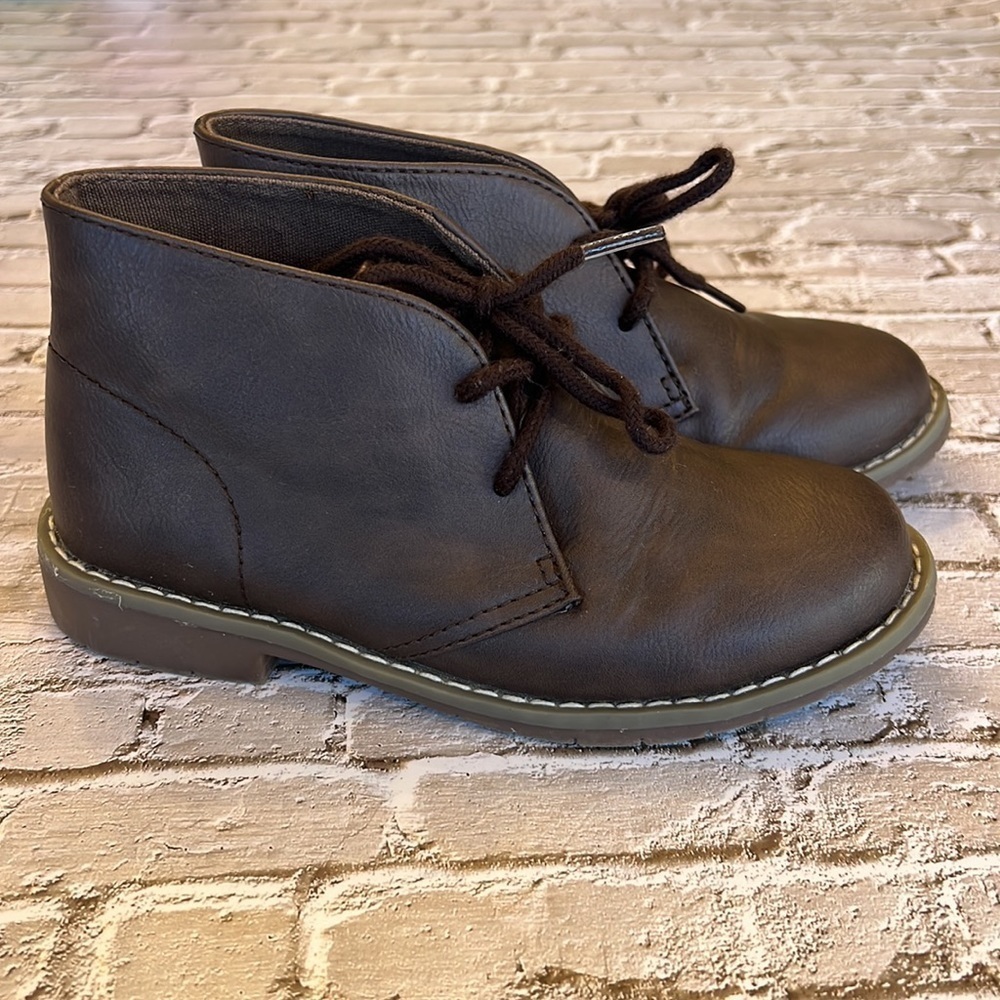 Boys size 13 shoes - Picture 2 of 6